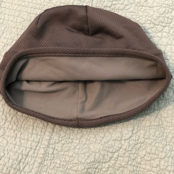 Under Armour Ponytail Toboggan! - Picture 3 of 6